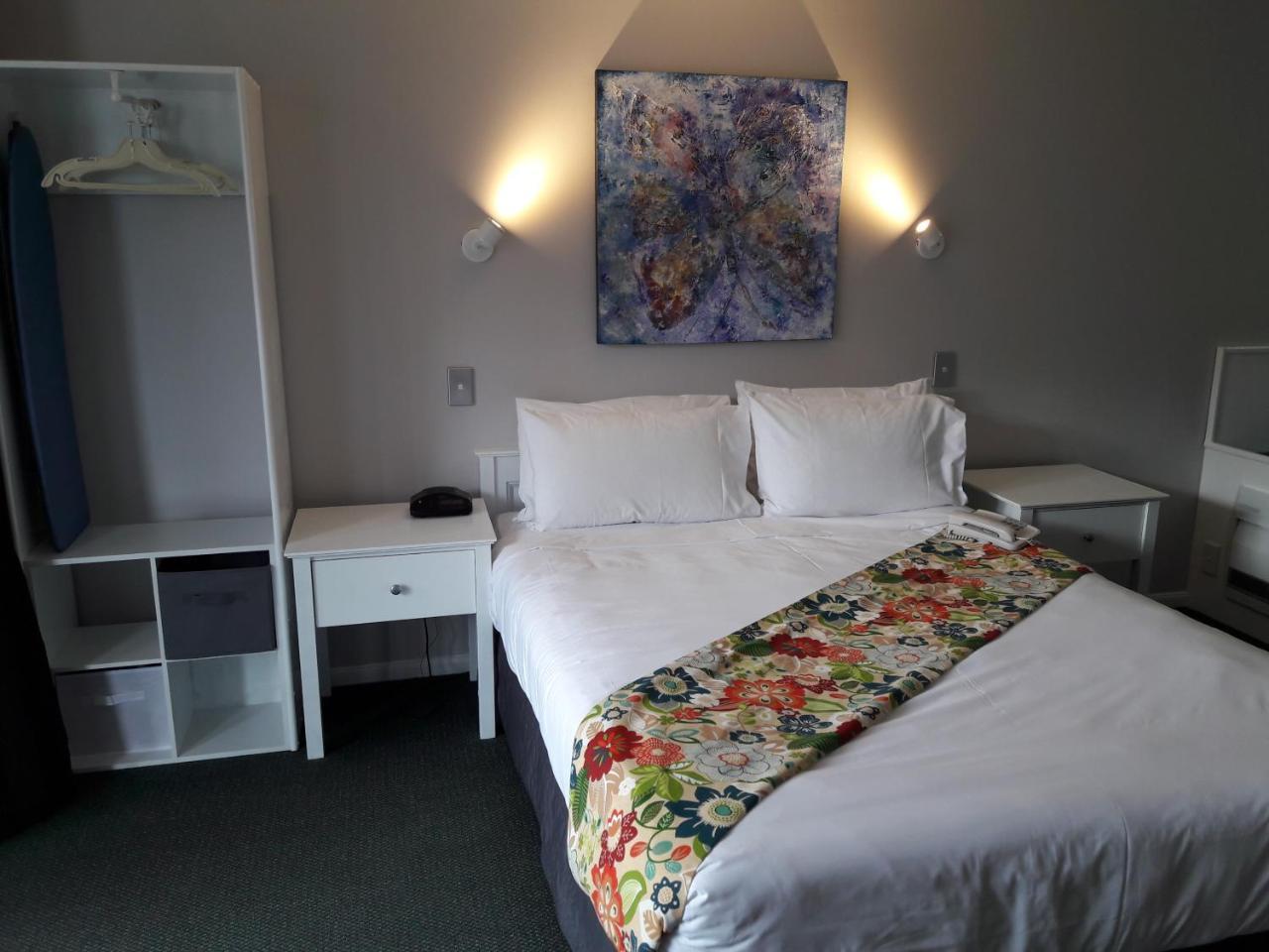 Colonial Lodge Motel Таупо Экстерьер фото