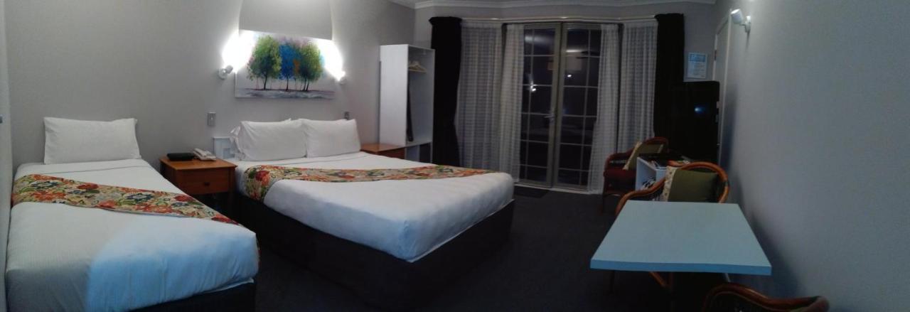 Colonial Lodge Motel Таупо Экстерьер фото