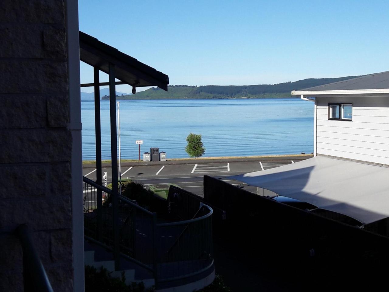Colonial Lodge Motel Таупо Экстерьер фото